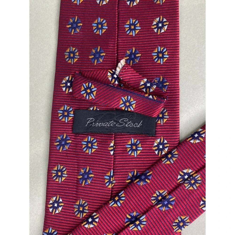 Private Stock Mens Tie Red Silk Geometric Medallion Jacquard Extra Long‎ 63x4